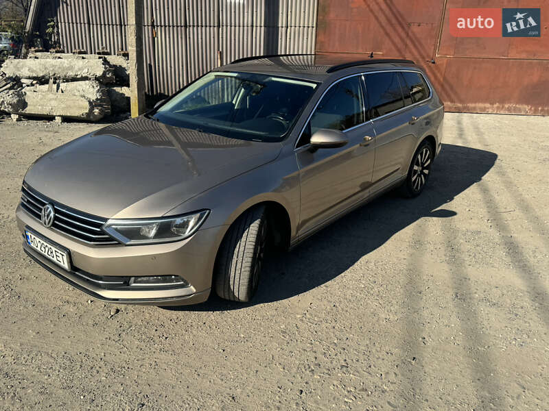 Универсал Volkswagen Passat 2015 в Хусте