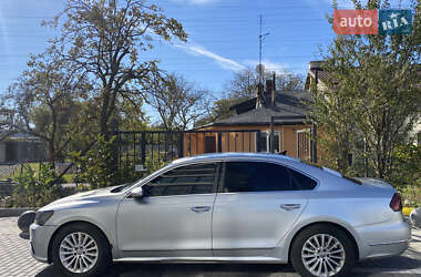 Седан Volkswagen Passat 2015 в Львове