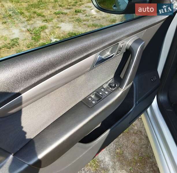 Универсал Volkswagen Passat 2012 в Звягеле