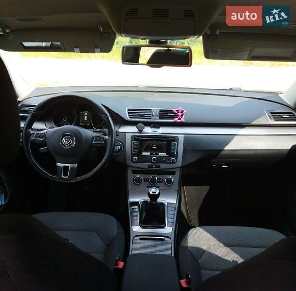 Универсал Volkswagen Passat 2012 в Звягеле