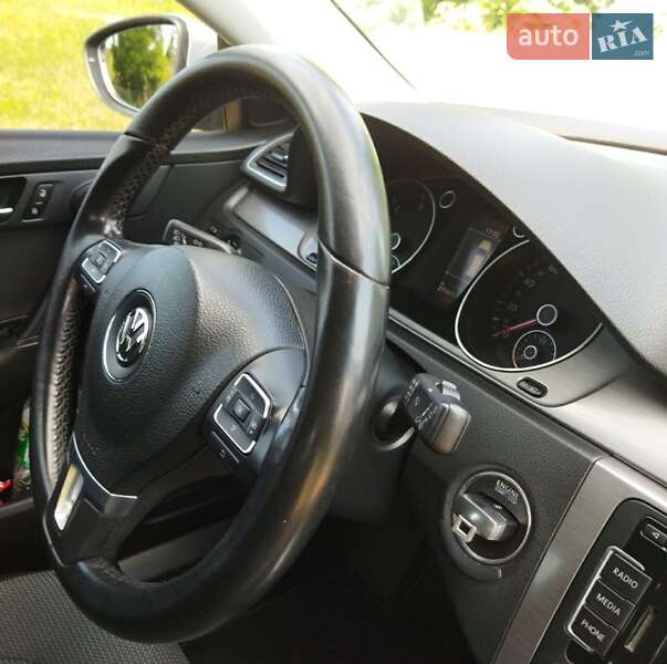 Универсал Volkswagen Passat 2012 в Звягеле