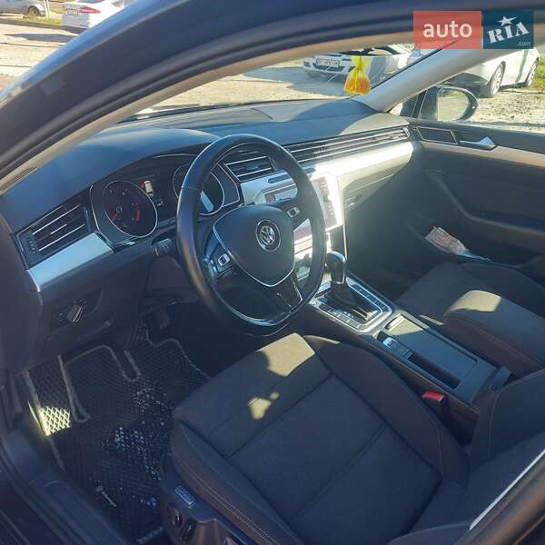 Универсал Volkswagen Passat 2017 в Львове