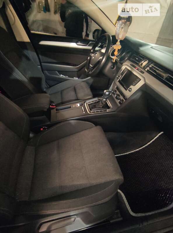 Универсал Volkswagen Passat 2015 в Бурыни