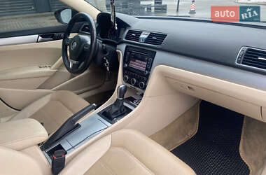 Седан Volkswagen Passat 2011 в Киеве