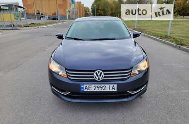 Седан Volkswagen Passat 2011 в Дніпрі