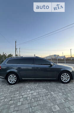 Універсал Volkswagen Passat 2011 в Києві