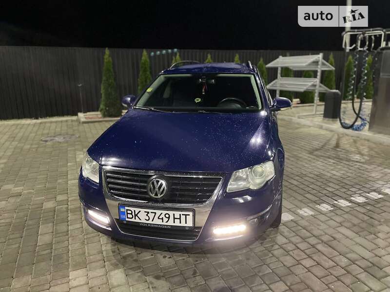 Універсал Volkswagen Passat 2007 в Житомирі