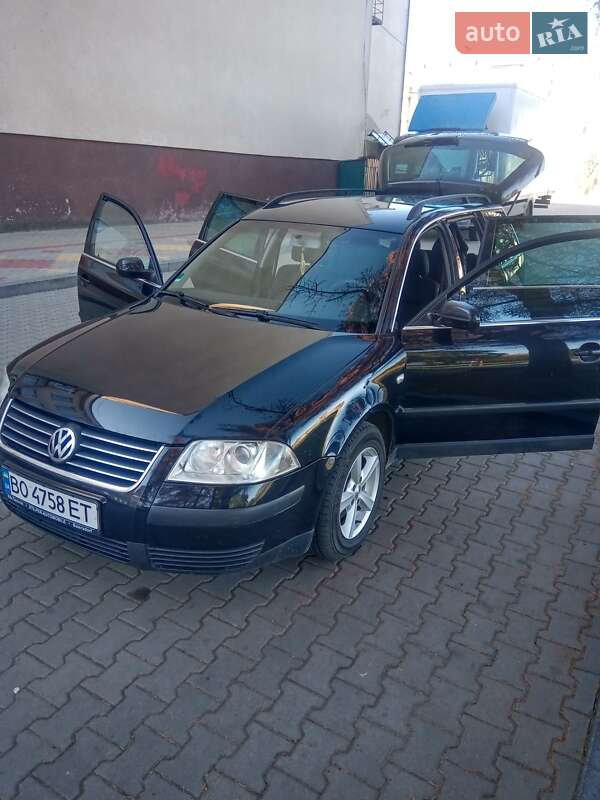 Універсал Volkswagen Passat 2003 в Звягелі