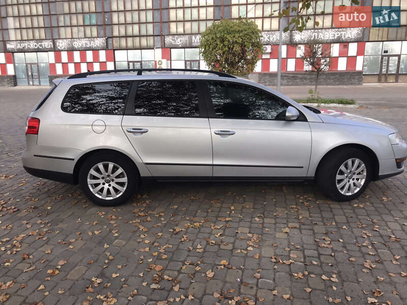 Універсал Volkswagen Passat 2008 в Луцьку