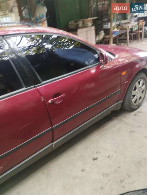 Универсал Volkswagen Passat 1998 в Арбузинке