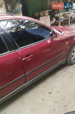 Универсал Volkswagen Passat 1998 в 