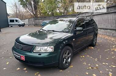 Універсал Volkswagen Passat 2000 в Києві