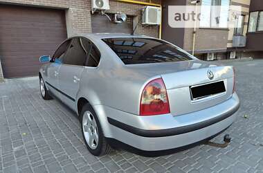 Седан Volkswagen Passat 2003 в Бердичеве