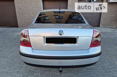 Седан Volkswagen Passat 2003 в Бердичеве