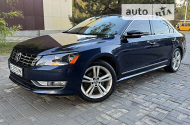 Седан Volkswagen Passat 2013 в Днепре