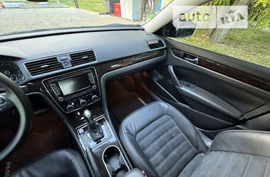 Седан Volkswagen Passat 2013 в Днепре