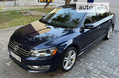 Седан Volkswagen Passat 2013 в Днепре