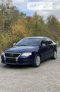 Седан Volkswagen Passat 2005 в Звенигородке