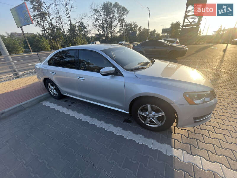 Седан Volkswagen Passat 2014 в Киеве