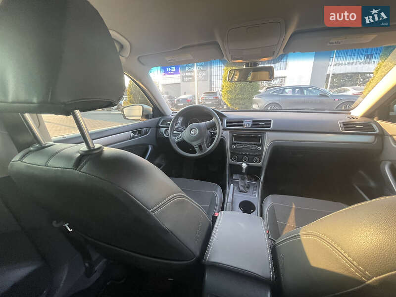 Седан Volkswagen Passat 2014 в Киеве