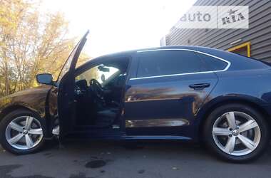 Седан Volkswagen Passat 2012 в Киеве