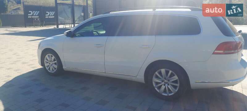 Універсал Volkswagen Passat 2012 в Воловцю