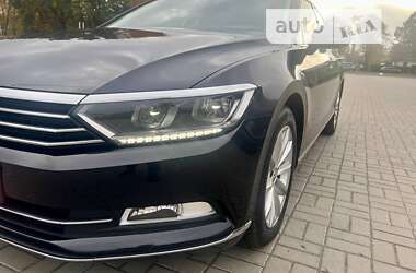 Універсал Volkswagen Passat 2018 в Житомирі