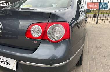 Седан Volkswagen Passat 2010 в Одессе