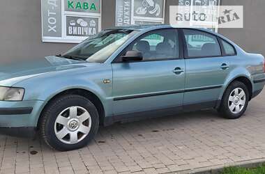 Седан Volkswagen Passat 1997 в Луцьку