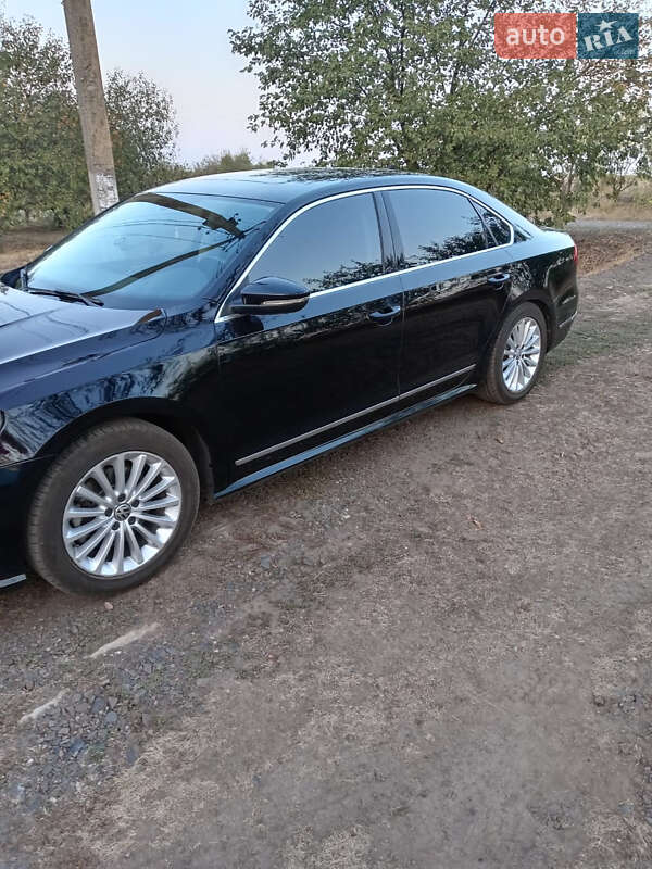 Седан Volkswagen Passat 2016 в Петрове