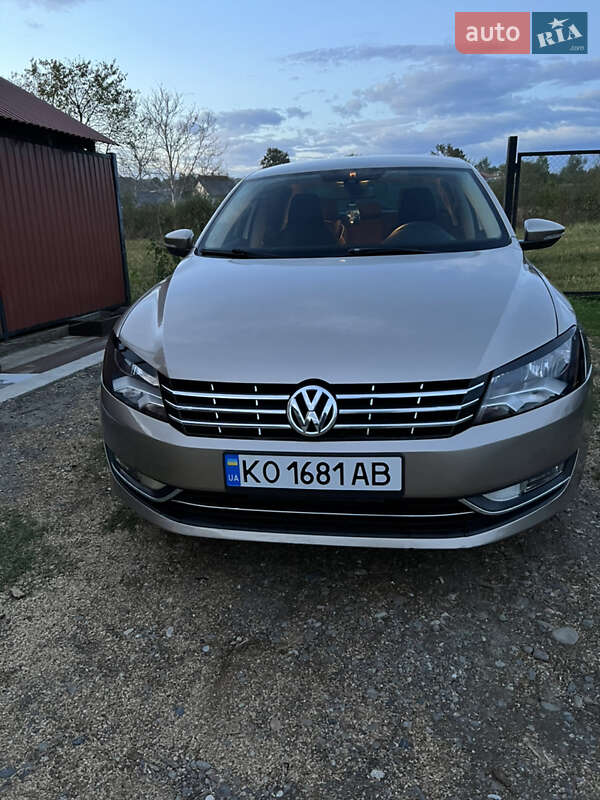 Седан Volkswagen Passat 2015 в Хусті