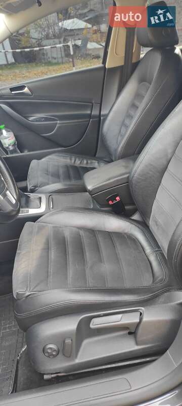 Універсал Volkswagen Passat 2010 в Вінниці