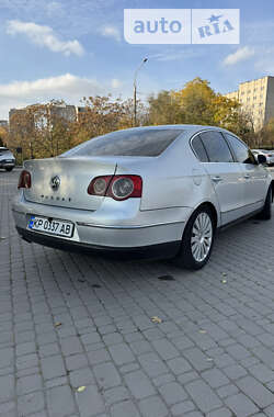 Седан Volkswagen Passat 2005 в Запорожье