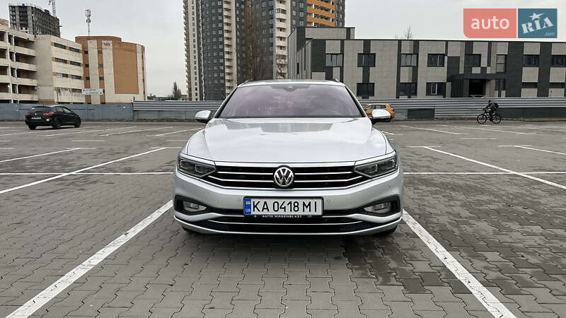 Седан Volkswagen Passat 2019 в Киеве