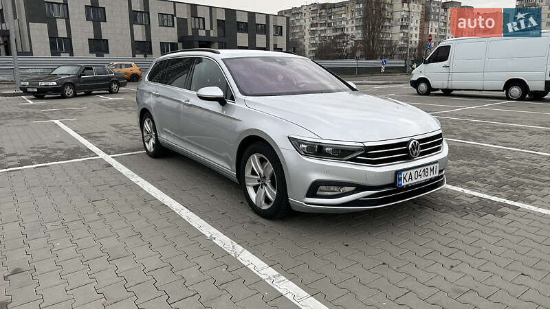 Седан Volkswagen Passat 2019 в Киеве
