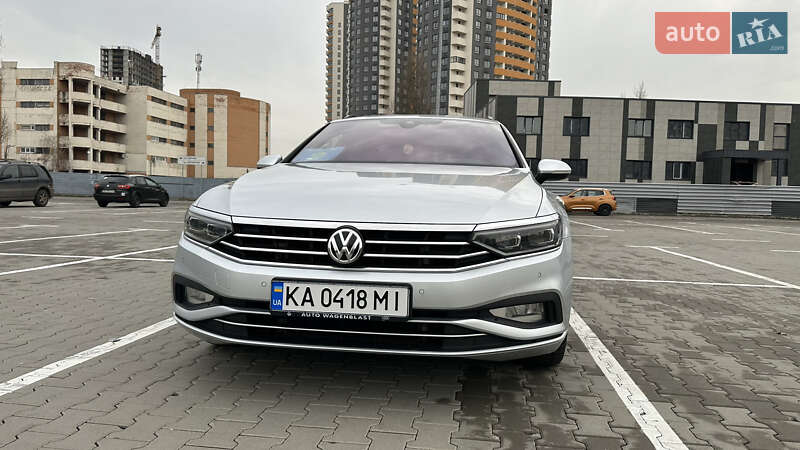 Седан Volkswagen Passat 2019 в Киеве