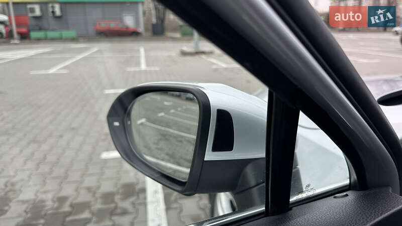 Седан Volkswagen Passat 2019 в Киеве