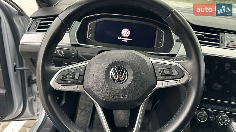 Седан Volkswagen Passat 2019 в Киеве