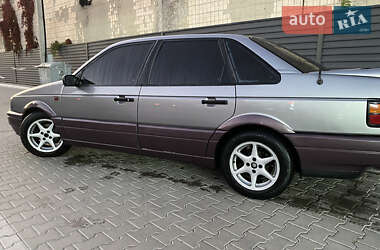 Седан Volkswagen Passat 1992 в Киеве