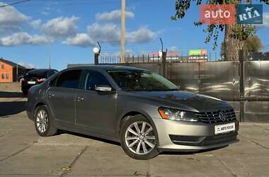 Седан Volkswagen Passat 2011 в Києві