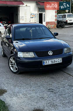 Седан Volkswagen Passat 1997 в Городенці