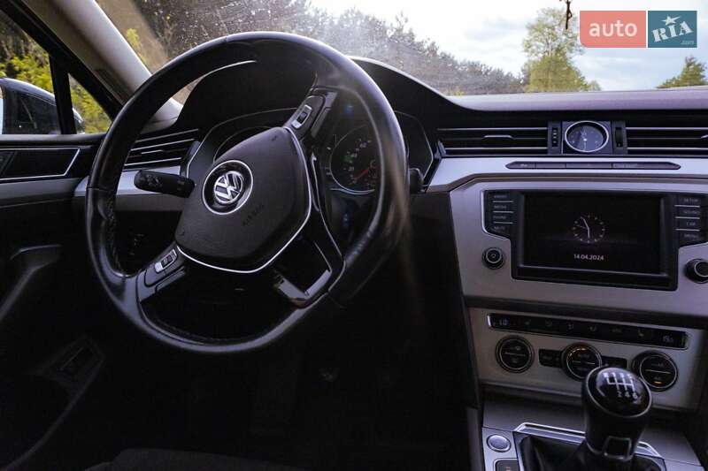 Универсал Volkswagen Passat 2015 в Львове