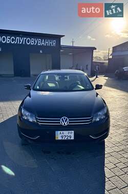 Седан Volkswagen Passat 2013 в Вышгороде