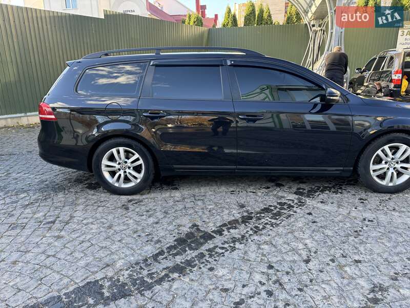 Універсал Volkswagen Passat 2012 в Хмельницькому