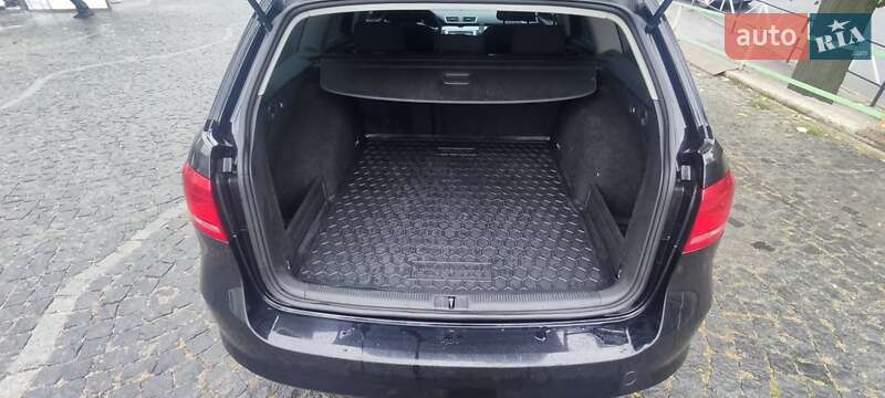 Універсал Volkswagen Passat 2012 в Хмельницькому