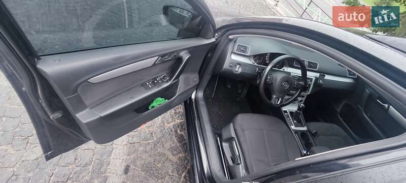 Універсал Volkswagen Passat 2012 в Хмельницькому