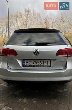 Універсал Volkswagen Passat 2013 в Новояворівську