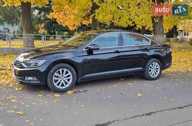 Седан Volkswagen Passat 2019 в Дубно