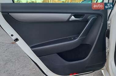 Універсал Volkswagen Passat 2012 в 