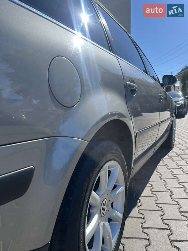 Универсал Volkswagen Passat 2004 в Черновцах